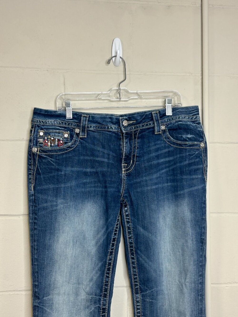 Miss Me Jeans Womens 32 Easy Boot Flap Pocket Aztec Embroidered Mid Rise y2K - Picture 3 of 9